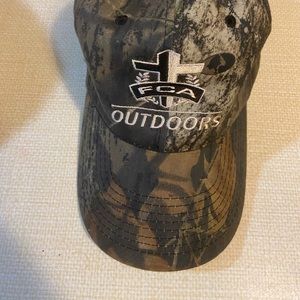 FCA MOSSY OAK HAT